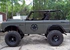 1977-Ford-Bronco-early-custom-grey-green