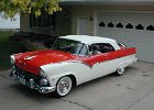 1955-ford-fairlane-sunliner-red-white