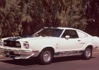 1977 mustang hatchback cobraII white blue 001